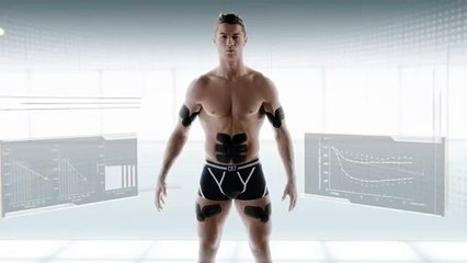 CR7 promociona un aparato de musculación