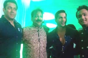 Unlike Salman, SRK misses Baba Siddiqui's Iftar party