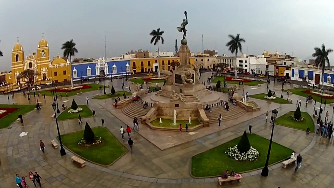 Plaza de armas de Trujillo - Camara Aerea