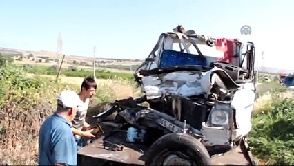 15 killed, 2 injured in road crash in Turkey's Manisa