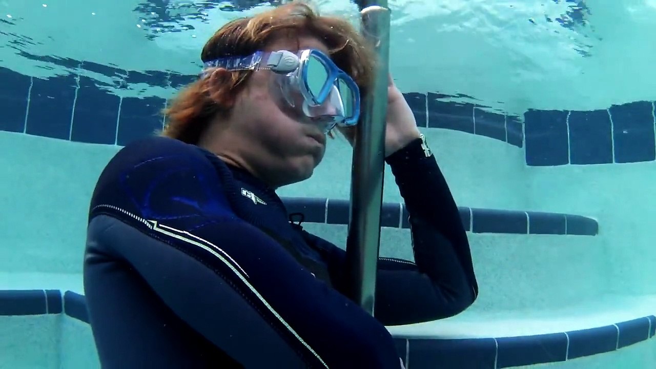 Underwater breath hold training: Week 1 Dalton 00:01:45 (Liquid Image Ego C...