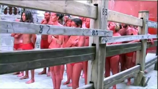 A Pampelune, des militants manifestent contre les lâchers de taureaux