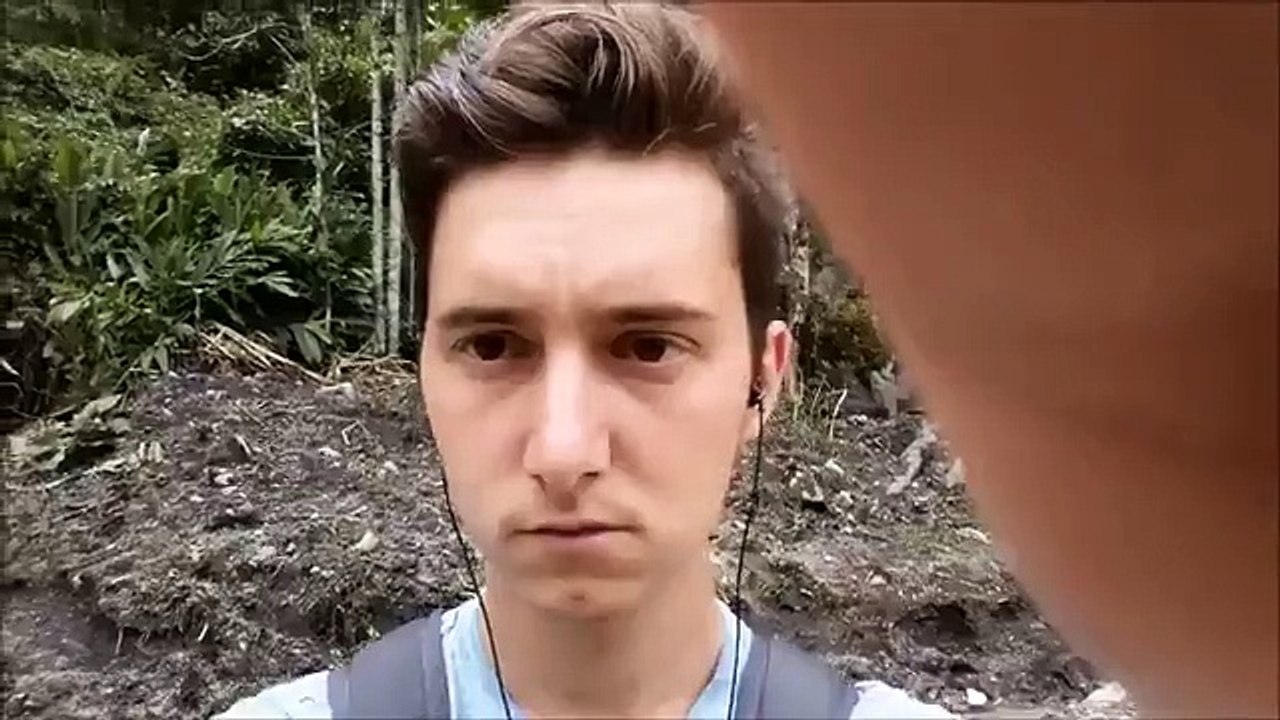 Selfie Çekerken Tren Çarptı