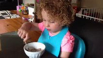 Niña de tres años explica en 4 segundos cómo nacen los bebés