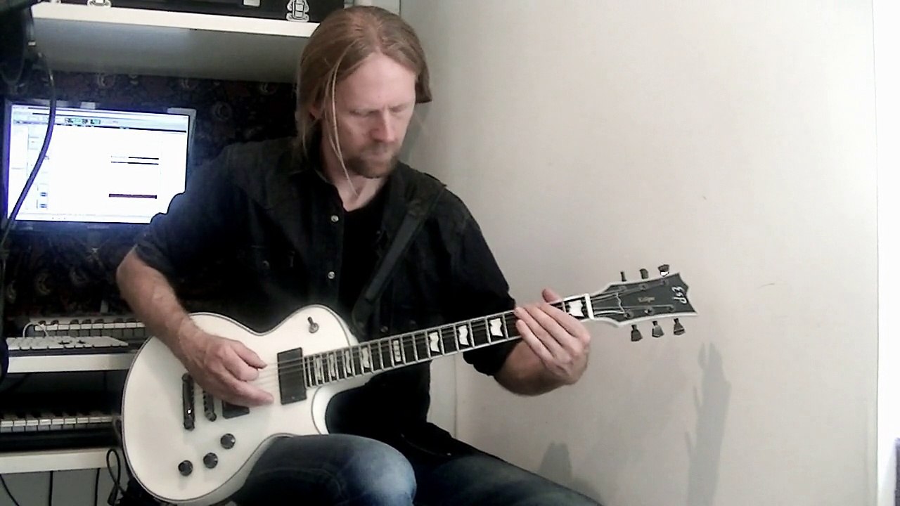 MUSE 'Plug in Baby' - Guitar cover by Loïc Tézénas