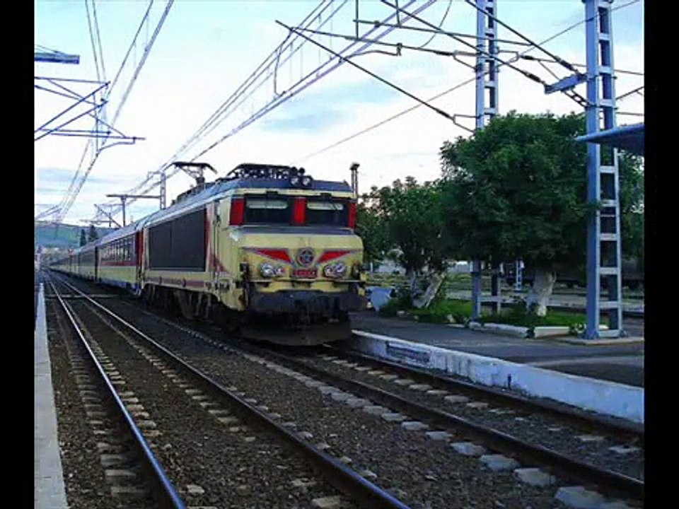 La locomotive ONCF E 1300 ( SNCF BB 7200 )