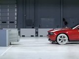 2010 Ford Mustang convertible moderate overlap IIHS crash test