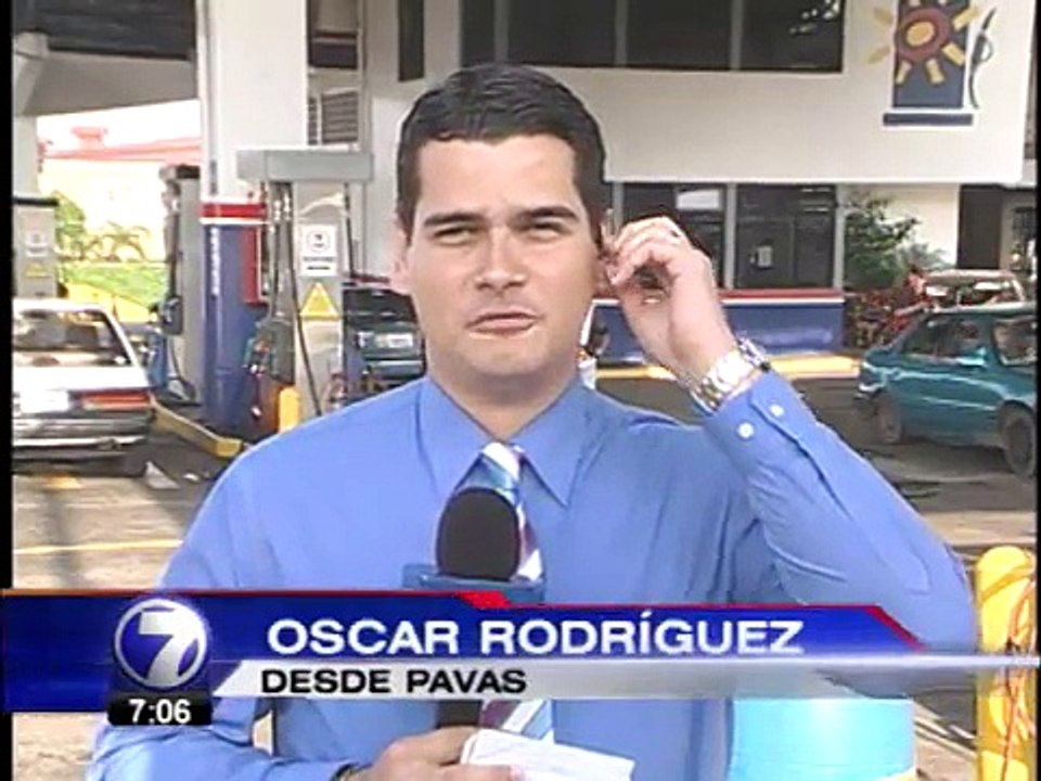 Consumidores molestos con medida de ARESEP que no bajará precio de combustible