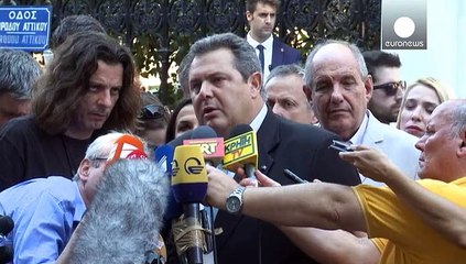 الحكومة اليونانية تقرر تمديد اغلاق المصارف حتى الأربعاء