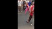 شوهة : فتاة في حالة سكر تقطع شارع محمد السادس بمراكش