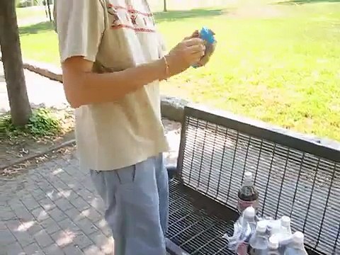 Coca Cola Light meets Menthos