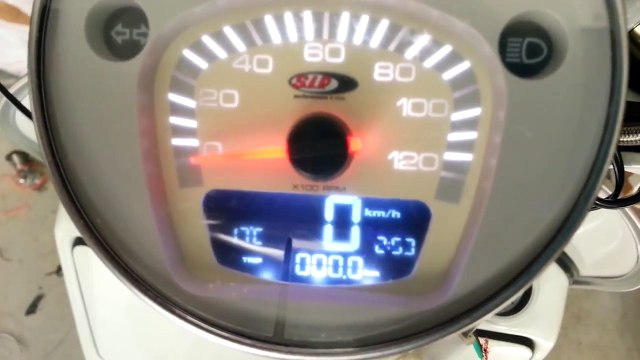 Montaggio contachilometri SIP su LML 2T. Speedometer digital SIP Installation on LML 2T
