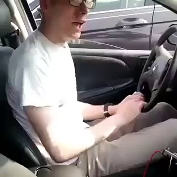 How to Darude Sandstorm fast honk