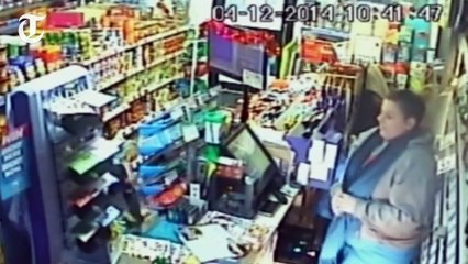 Watch How An Old Man Caught Thief in UK