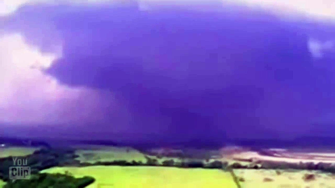 BUZZ   Tornade Monstre En Oklahoma Etats Unis - 91 Morts ► Cyclone 20 Mai 2013