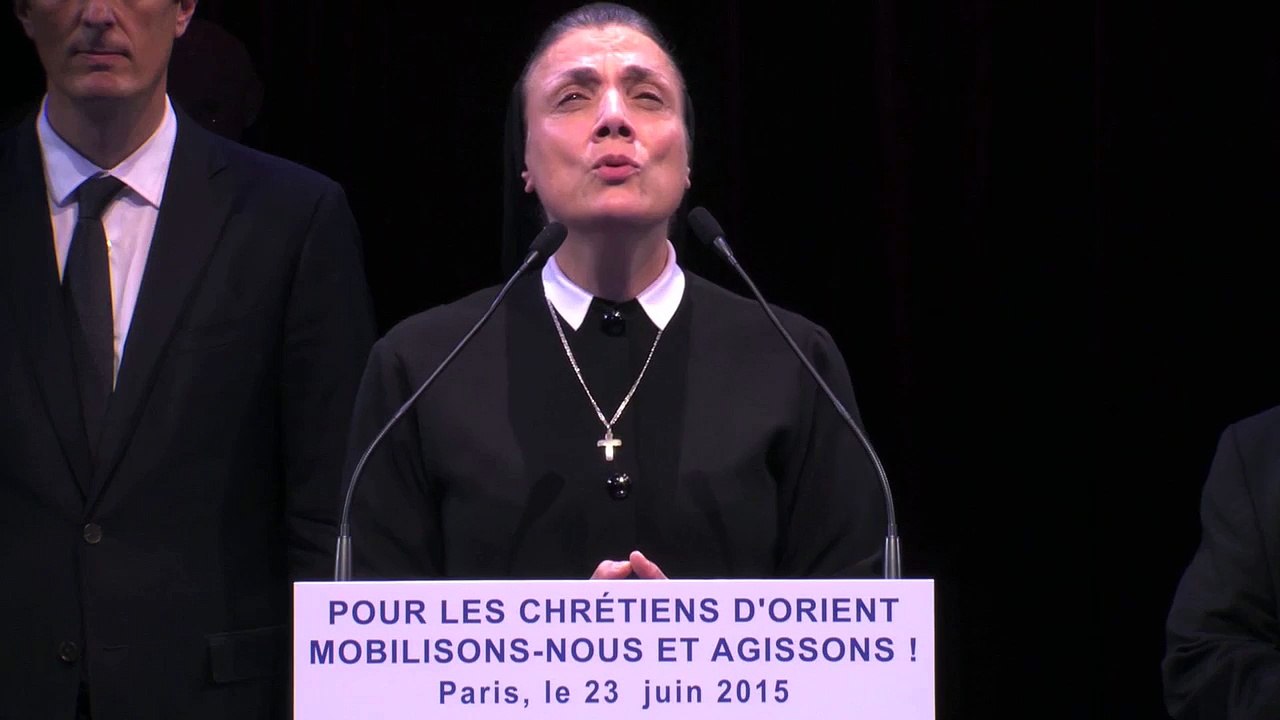 Sœur Marie Keyrouz lors du grand rassemblement de soutien aux Chretiens d'Orient