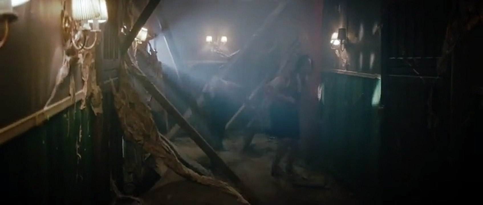 Stung Movie clip "Chase"