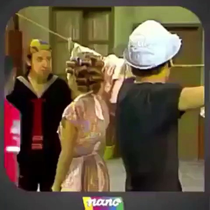 Gonzalo Jara stick his finger up Doña Florinda BACKSIDE - El chavo del ocho Chespirito