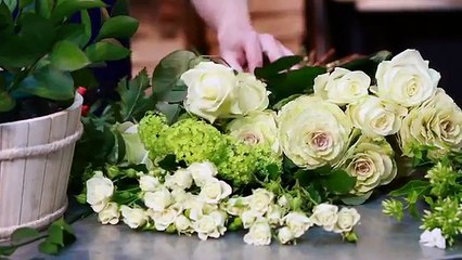 Flower Arrangement Tutorial: DIY Wedding Centerpiece