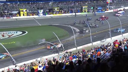 Nascar : Un pilote de Nascar survit miraculeusement d'un terrible accident