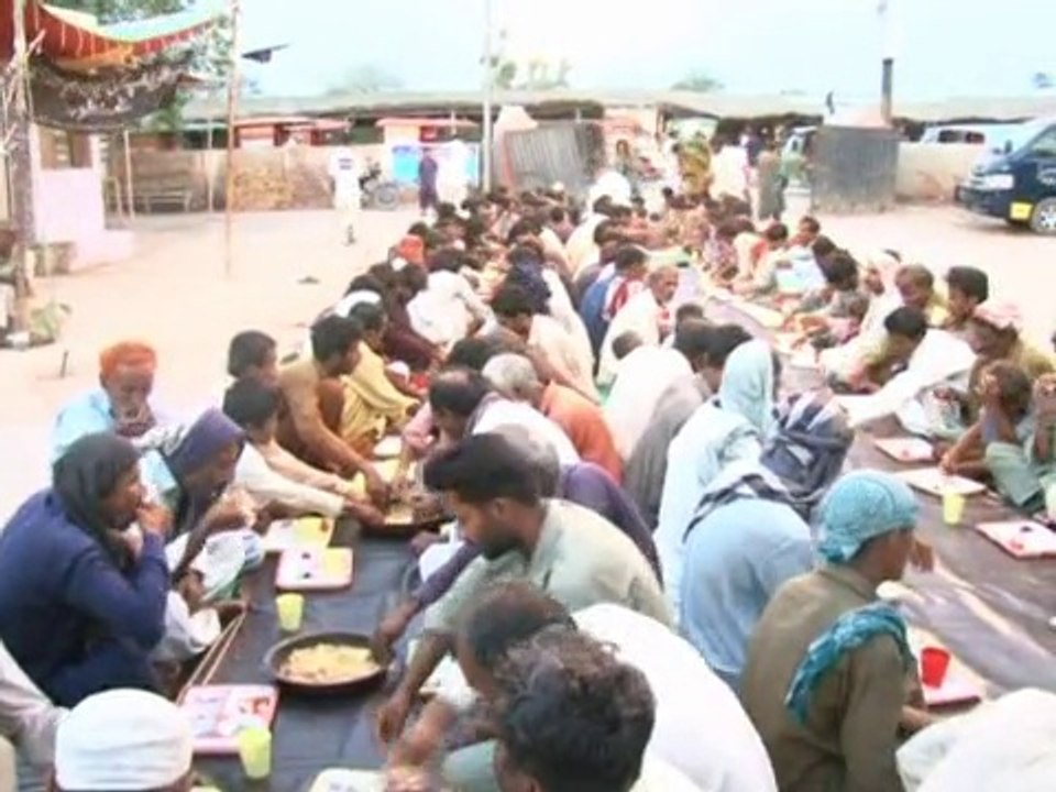 Badin KGN & Ehsaas Trust Daily Awami Aftar Civil Hospital Badin