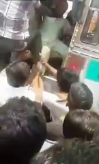 Sikh driver single handedly owns a mob of attackers