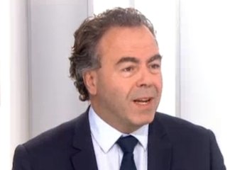 Pour Luc Chatel, Hollande fait de la synthèse molle dans le dossier grec