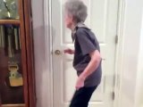 90-year-old grandma moves like Jagger!