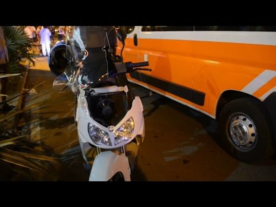 Bici contro scooter a Miramare di Rimini, ferite due donne, circolazione bloccata