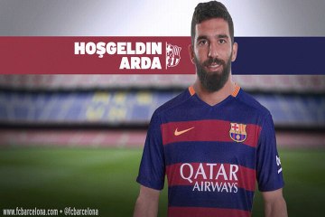 Arda Turán ya luce la camiseta blaugrana