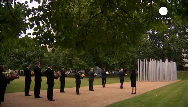 Великобритания отмечает 10-ю годовщину терактов в Лондоне