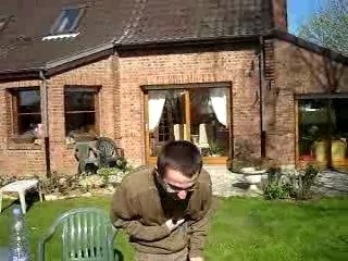 un boulais qui boi du coca