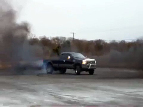 6.0 Powerstroke diesel whipping nasty donuts and burnout!