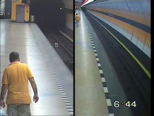 Des sauveurs inattendus pour cet homme qui a été poussé sur les rails