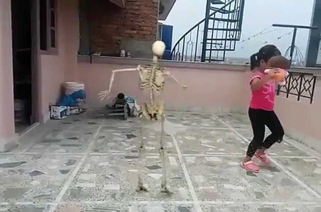 Children ghost dance ( fxguru)