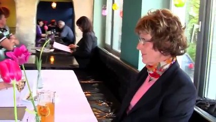 MODERATORIN FARAH ZEINER PRÄSENTIERT: TRANSGENDER-EUREGIO-TREFF (BLUMEN ZUM MUTTERTAG)