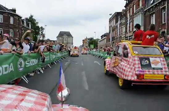 Tour de France 2015 : arrivée à Cambrai de la caravane publicitaire... (3)