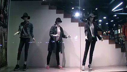 Amazing Girl Posing As Manikin Performs Awesome Dance!