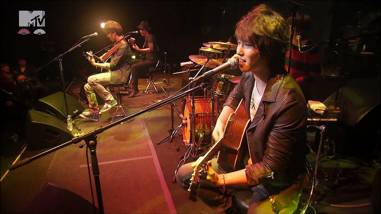 Unplugged ◆ CNBLUE