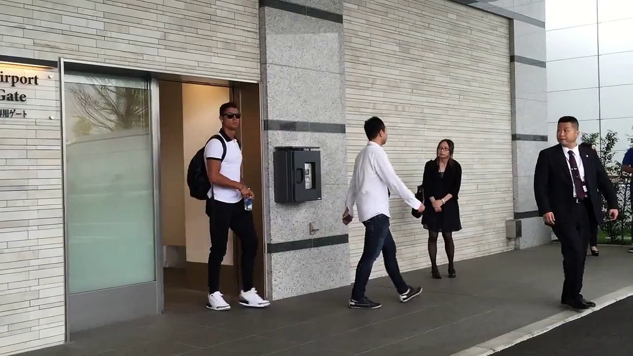 Cristiano Ronaldo arrives in Tokyo, Japan - 06-07-2015 [HD]