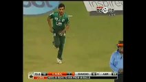 Mohammad Aamir Takes Wicket of Umar Akmal in Bouncer Ball