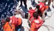 Ege'de kaçak göçmenleri taşıyan tekne battı