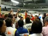 Fernando Alonso shares his victory with his teammates for 2008 F1 Japan GP in Renault Paddock