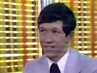 TV pioneer Tom Snyder interviews Dennis Kucinich at Tony's