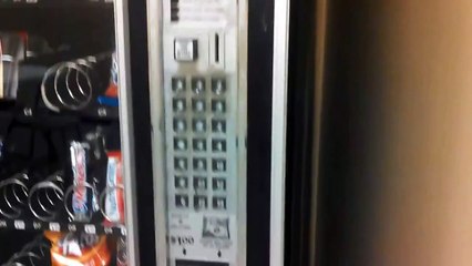 HACKED Vending Machine FREE MONEY+CHIPS
