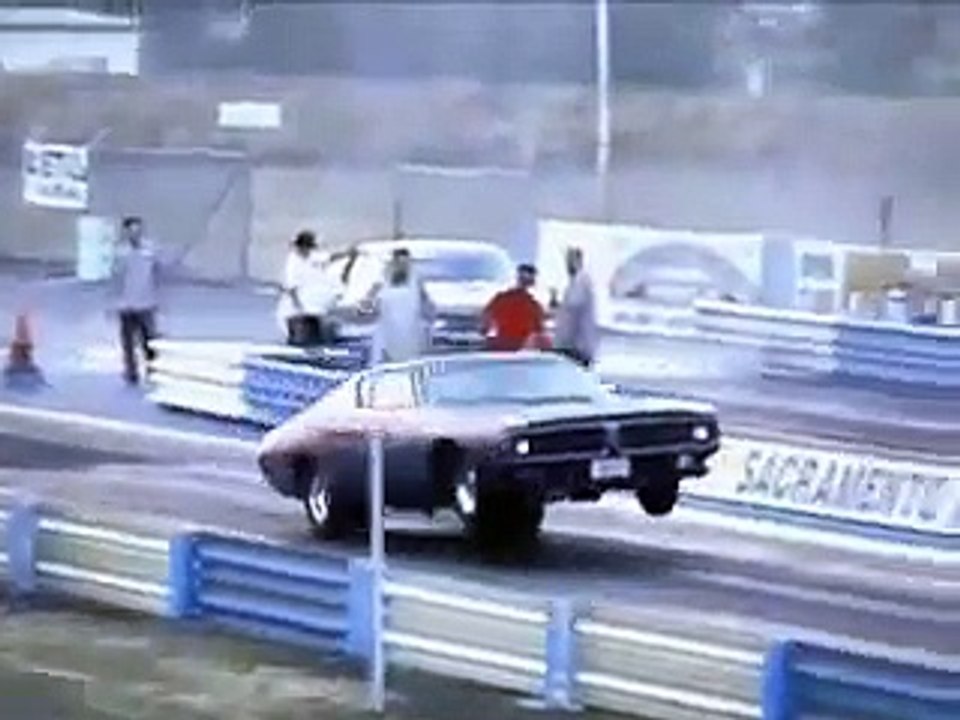 Dodge Charger drag racing