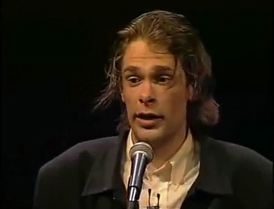 Hans Teeuwen - Hond is dood - Hard en Zielig