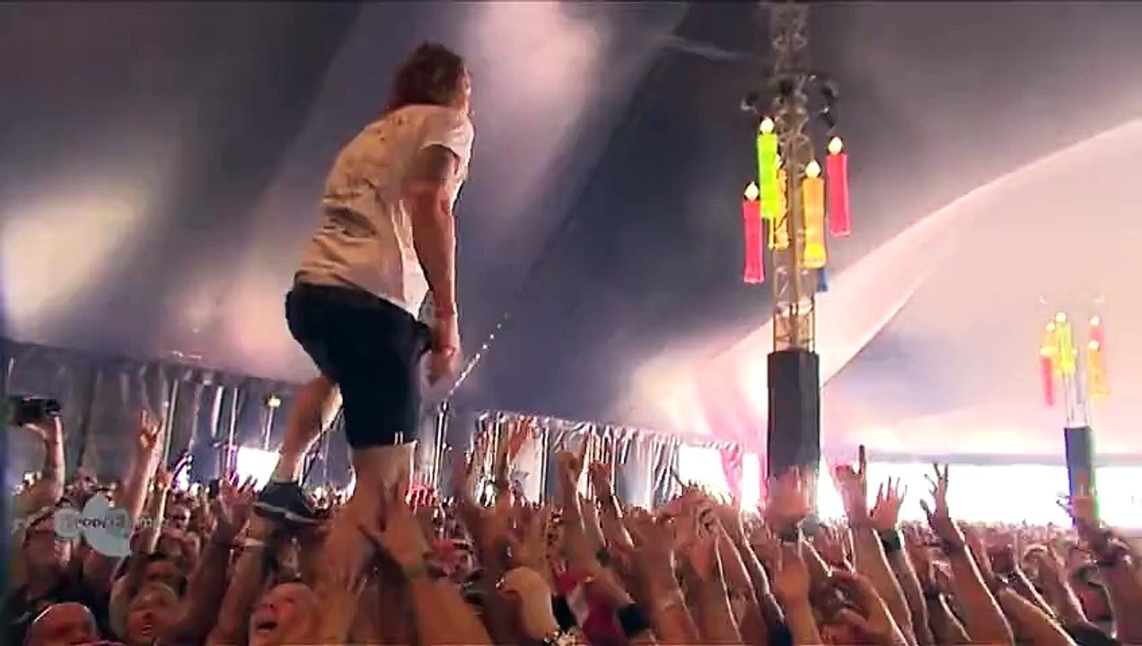 Moment magique lors d'un concert ! Le chanteur...
