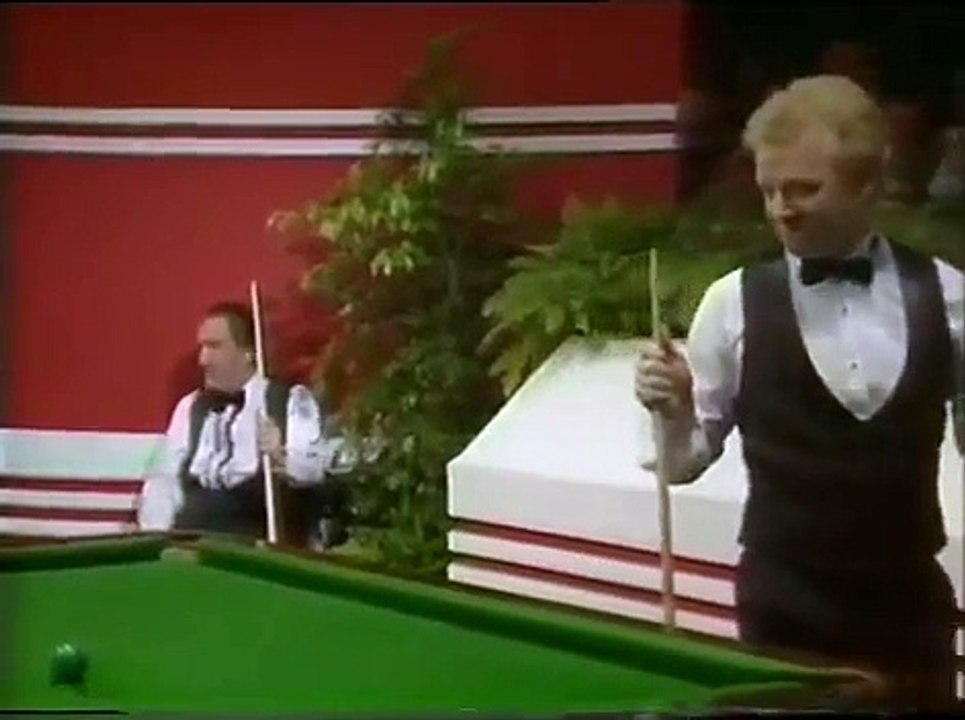 Russ Abbot in Snooker