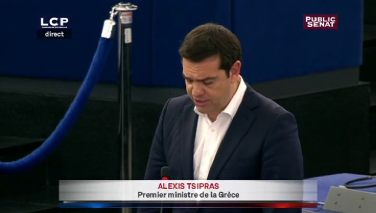Le premier ministre grec Alexis Tsipras s'exprime devant le Parlement européen